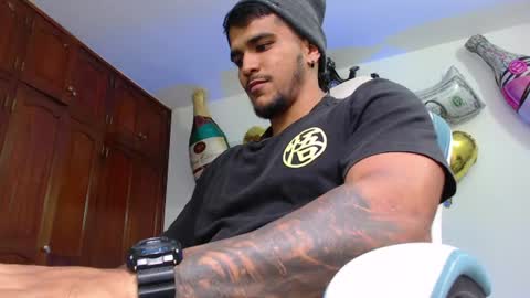 camilo_contre21 online show from July 11, 8:55 pm
