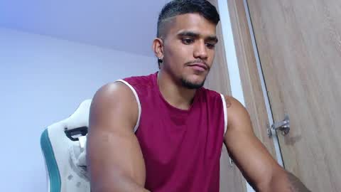camilo_contre21 online show from April 2, 9:22 pm