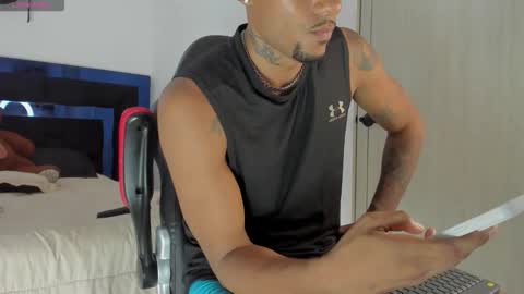 camilobernard online show from April 24, 9:39 pm