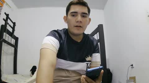 Snapshot of camilowhite_ chatting on September 17, 1:50 am Camilowhite  online show from September 17, 1:50 am