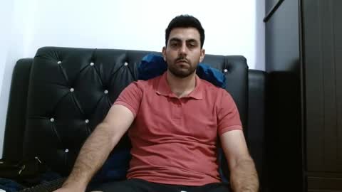 Snapshot of cammanagerstudio chatting on October 27, 11:29 pm omar online show from October 27, 11:29 pm