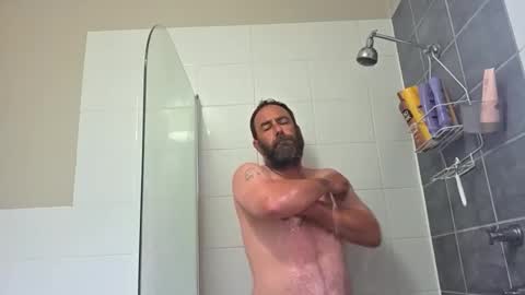 captinawesome1 online show from April 7, 9:59 pm