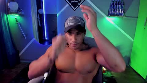 Snapshot of carl_smithh chatting on February 7, 5:10 am Carl online show from February 7, 5:10 am