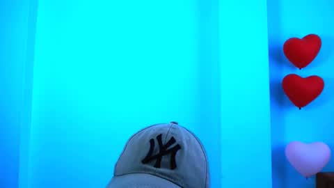 Carlo online show from February 19, 7:27 pm