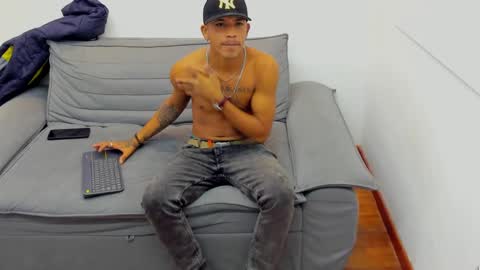carlos_alber12 online show from January 21, 2:22 am