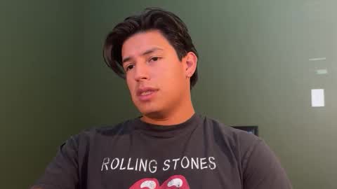 Snapshot of carlosjosecb1 chatting on October 16, 4:37 pm carlos online show from October 16, 4:37 pm