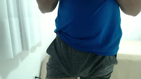 cashmastermuscle77 online show from May 19, 1:56 am