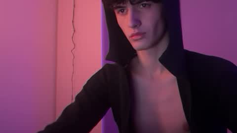 cashmasterparis online show from February 3, 9:31 pm