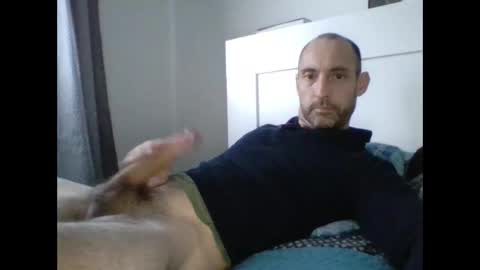 Snapshot of cedric223 chatting on February 27, 5:36 pm cedric223 online show from February 27, 5:36 pm