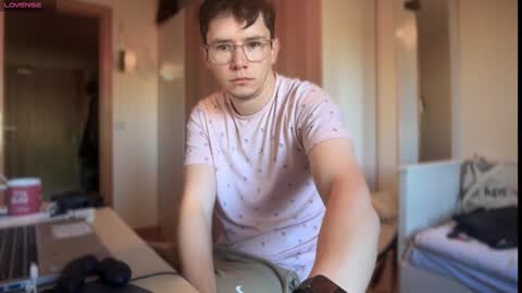 Snapshot of ceedm91 chatting on October 22, 9:46 am ceedm91 online show from October 22, 9:46 am