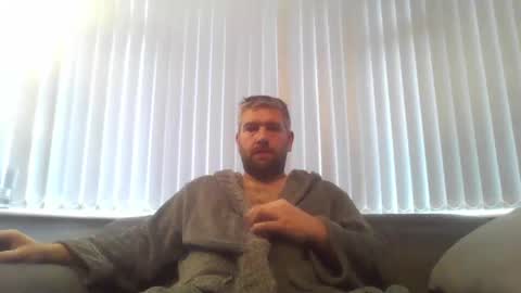 ch33ky85 online show from December 10, 10:49 am