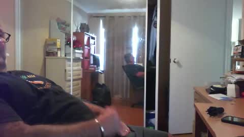 Chalky online show from November 14, 7:54 am