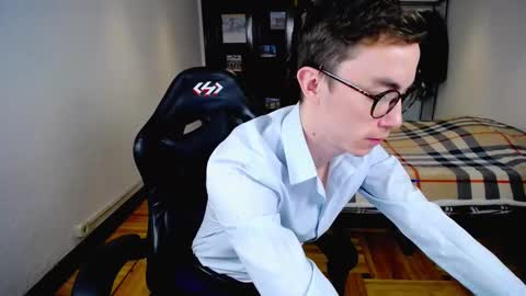 carlos reyes online show from February 20, 8:28 am