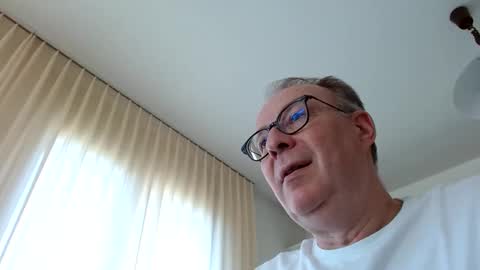 cheer2u2 online show from April 7, 1:44 pm