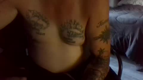 Snapshot of chompers176983 chatting on October 5, 9:52 pm chompers online show from October 5, 9:52 pm