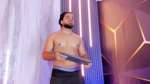 chris_evans00 online show from February 14, 5:30 pm