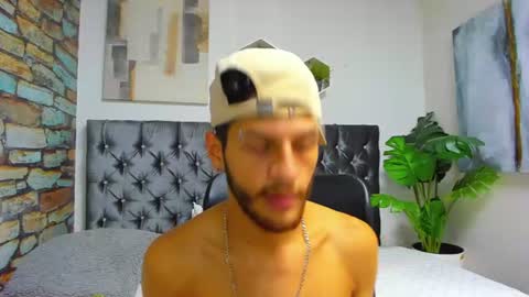 chris_grey2 online show from June 17, 6:42 pm
