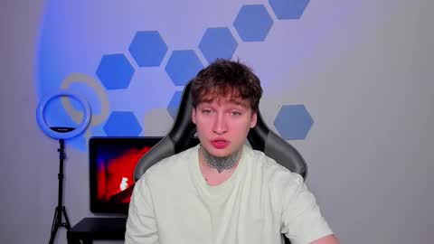 Chris Tyson online show from October 31, 1:18 am