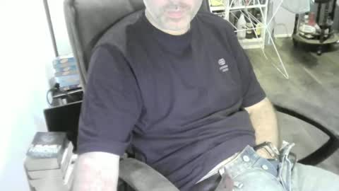 chrisprngr online show from June 29, 11:21 am
