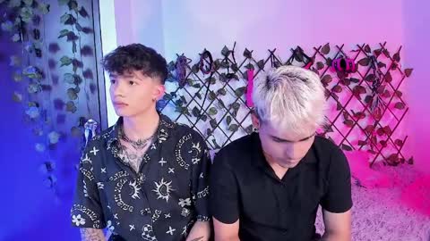 Christian Wang online show from April 2, 9:22 pm