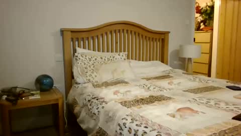 chrissiebitch70744 online show from October 21, 6:11 pm