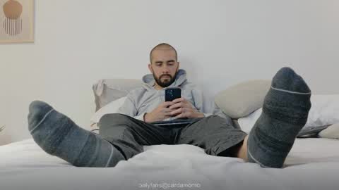 Cardamomo online show from April 18, 12:01 am