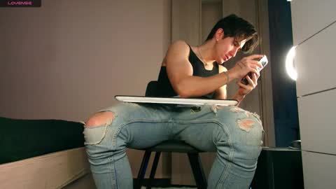 UPVOTE ME ------  ILL DO SOMETHING FOR FREE online show from January 5, 10:35 pm