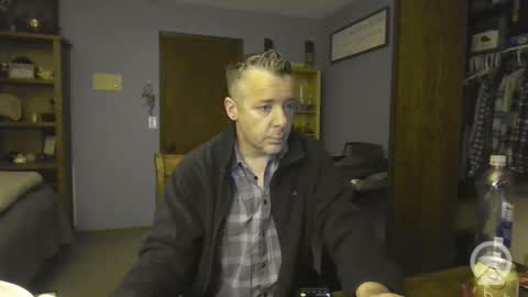 chrisw8121 online show from March 23, 3:01 am