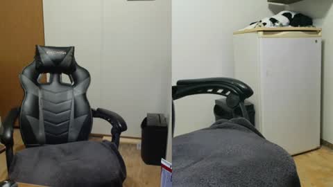 chubbyguy00054 online show from December 17, 3:28 am