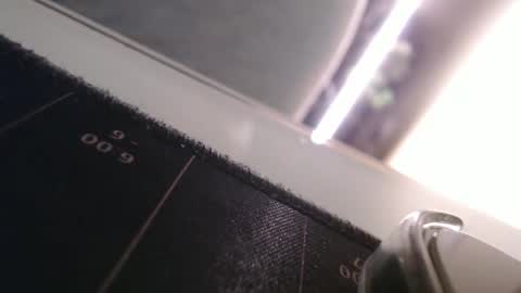 AstorYvr online show from April 9, 5:05 am