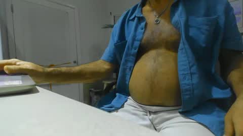 Snapshot of chuck354139 chatting on January 31, 3:09 am chuck354139 online show from January 31, 3:09 am