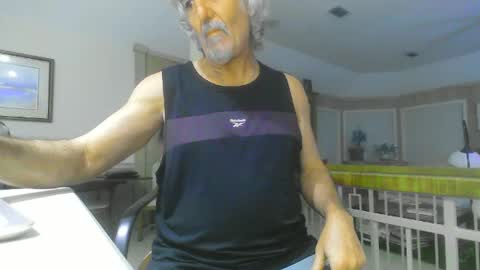 Snapshot of chuck354139 chatting on March 11, 8:09 am chuck354139 online show from March 11, 8:09 am