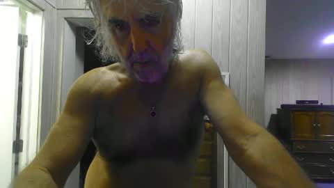 Snapshot of chuck354139 chatting on December 15, 1:46 am chuck354139 online show from December 15, 1:46 am