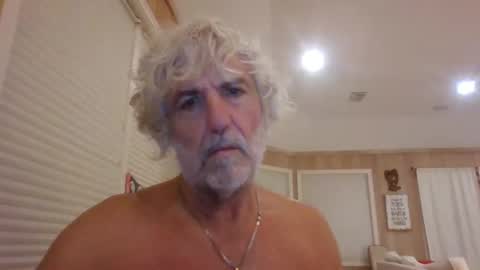 Snapshot of chuck354139 chatting on February 1, 1:44 am chuck354139 online show from February 1, 1:44 am