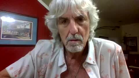 Snapshot of chuck354139 chatting on October 29, 3:42 am chuck354139 online show from October 29, 3:42 am