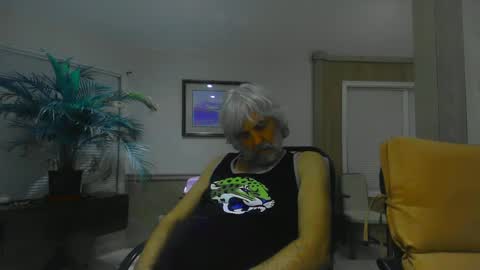 Snapshot of chuck354139 chatting on January 12, 7:53 am chuck354139 online show from January 12, 7:53 am