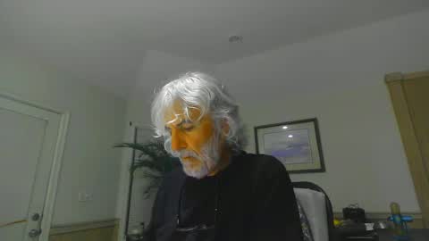 Snapshot of chuck354139 chatting on December 30, 12:11 am chuck354139 online show from December 30, 12:11 am