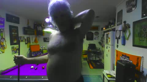 Snapshot of chuck354139 chatting on January 18, 8:10 am chuck354139 online show from January 18, 8:10 am