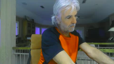 Snapshot of chuck354139 chatting on January 5, 12:31 pm chuck354139 online show from January 5, 12:31 pm