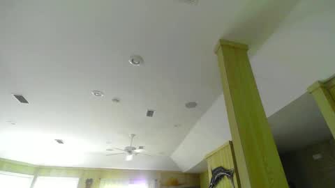 Snapshot of chuck354139 chatting on December 4, 10:08 pm chuck354139 online show from December 4, 10:08 pm