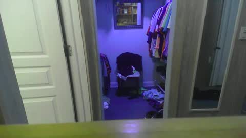 Snapshot of chuck354139 chatting on February 16, 1:38 am chuck354139 online show from February 16, 1:38 am