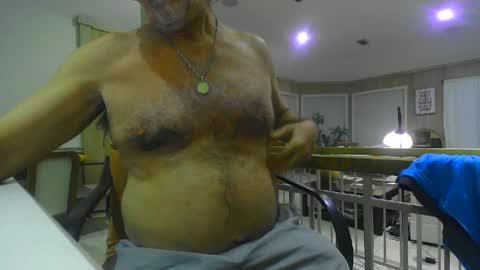 Snapshot of chuck354139 chatting on March 8, 1:15 am chuck354139 online show from March 8, 1:15 am