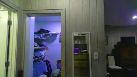 Snapshot of chuck354139 chatting on December 5, 2:22 pm chuck354139 online show from December 5, 2:22 pm