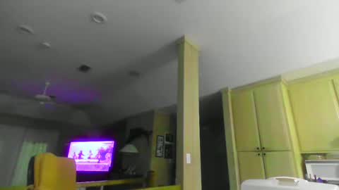 Snapshot of chuck354139 chatting on December 10, 4:56 am chuck354139 online show from December 10, 4:56 am