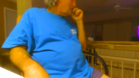 Snapshot of chuck354139 chatting on February 25, 9:09 am chuck354139 online show from February 25, 9:09 am