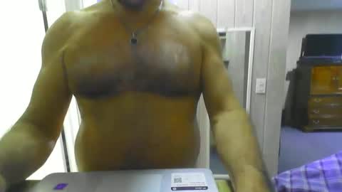 Snapshot of chuck354139 chatting on January 10, 7:43 pm chuck354139 online show from January 10, 7:43 pm