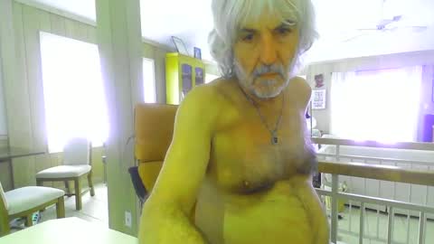 Snapshot of chuck354139 chatting on January 27, 4:54 pm chuck354139 online show from January 27, 4:54 pm