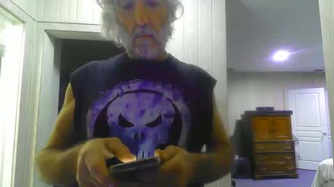 Snapshot of chuck354139 chatting on December 31, 1:04 am chuck354139 online show from December 31, 1:04 am