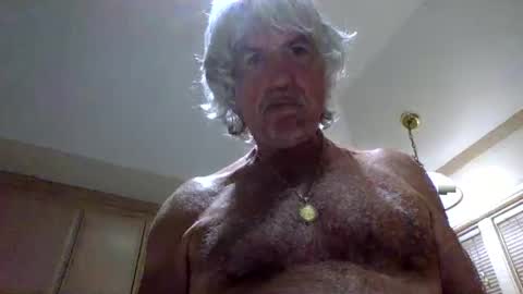 Snapshot of chuck354139 chatting on September 13, 5:19 am chuck354139 online show from September 13, 5:19 am