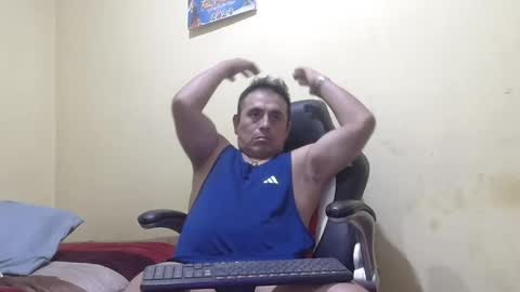 Snapshot of chupameloxxx3 chatting on January 4, 7:44 pm el papi online show from January 4, 7:44 pm